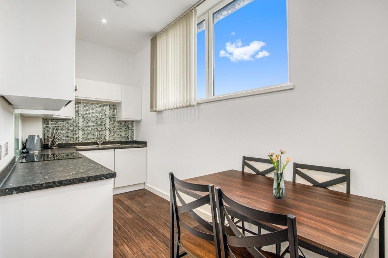 Apartamento Stylish Studio By Heathrow Airport Londres Exterior foto